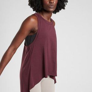 Athleta Essence Relaxed High Low Top